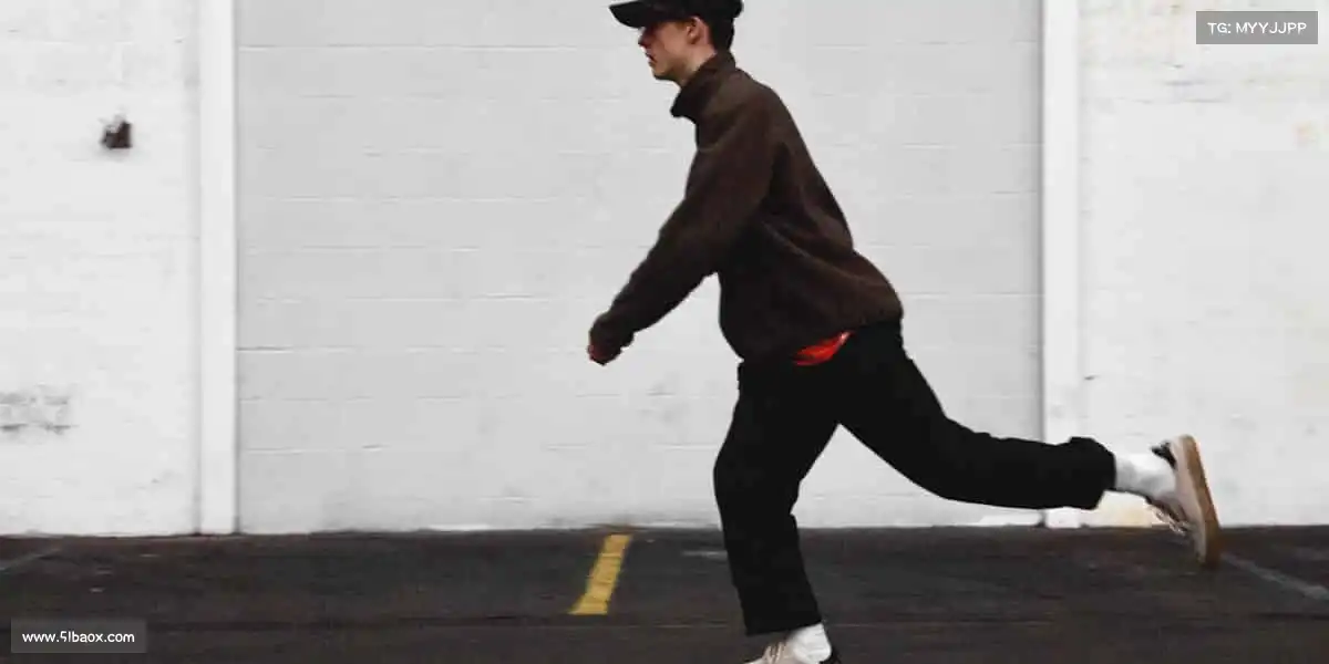 leyu官网🏋️♀️举铁不只是力量,更是对自己的全力以赴!